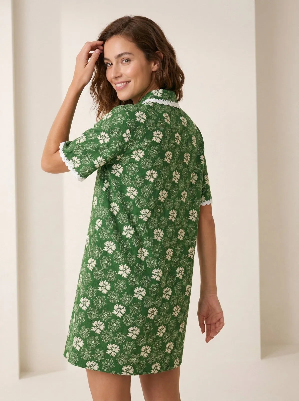 Mini Jurk Groen met Bloemenprint en Kant - Miss Madera MIS-B7152A