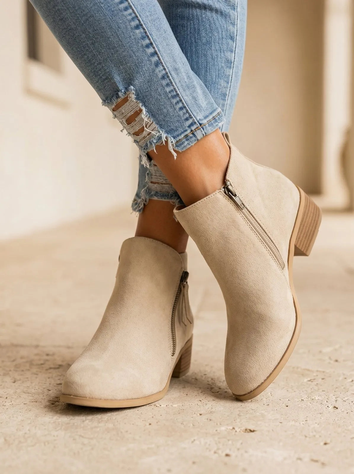 Miss | Enkellaarzen Dames Casual Blokhak Zijrits - Suède - Beige