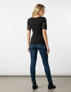 Miss | Top Dames Casual Elegant - Geribde brei met kantaccenten - Miss Madera MIS-E7Q43D