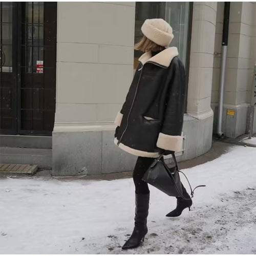 Kurtka damska typu aviator, oversize, podszewka typu miś, kryty zamek