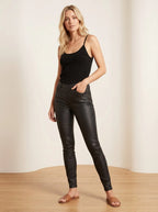 Slim fit faux leren broek met ritsen - Miss Madera MIS-085F56