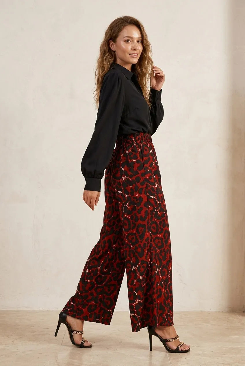 Wide Leg Broek rood‑zwarte luipaardprint - Miss Madera MIS-3DDD23