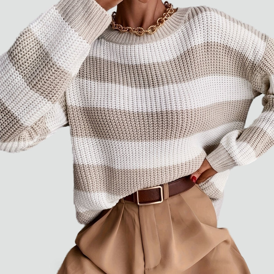 Damski sweter oversize w paski z okrągłym dekoltem