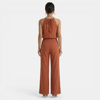 Ensemble col halter décolleté V, pantalon large taille élastiquée.