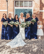 Miss Madera bruidsmeisjesjurk - groepsfoto bruidsmeisjes marineblauw